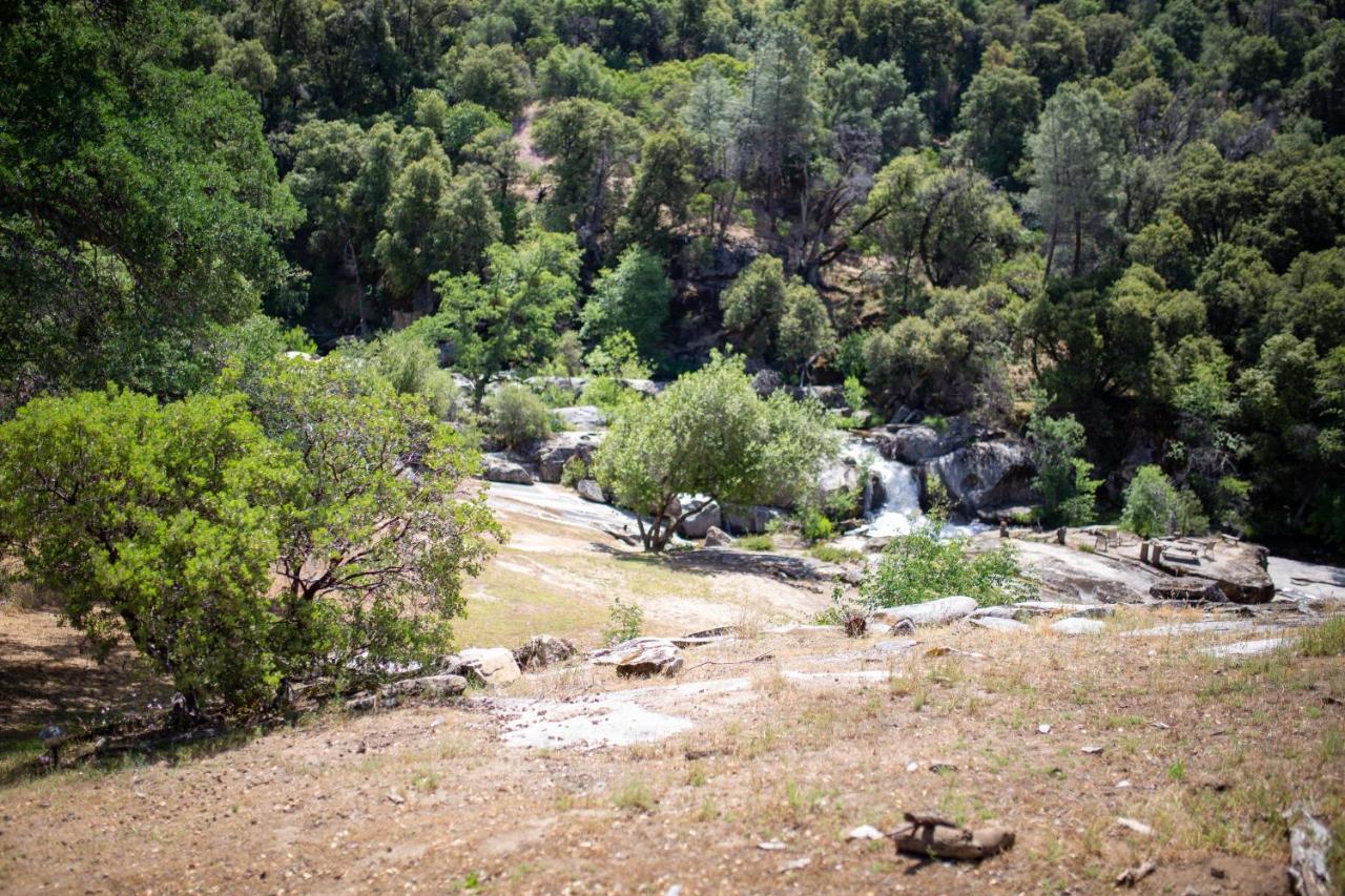 Riverfront Property With Waterfalls Near Yosemite And Bass Lake Oakhurst Exterior foto