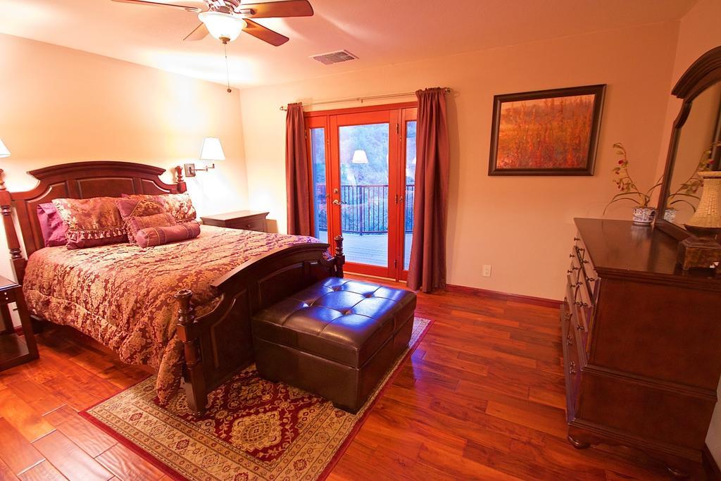 Riverfront Property With Waterfalls Near Yosemite And Bass Lake Oakhurst Zimmer foto