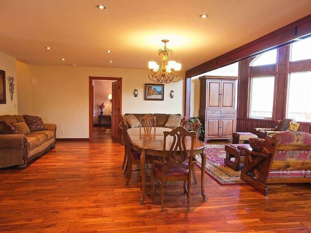 Riverfront Property With Waterfalls Near Yosemite And Bass Lake Oakhurst Exterior foto